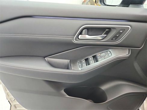 New 2026 Nissan Rogue Platinum image 34