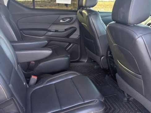 Used 2021 Chevrolet Traverse RS image 16