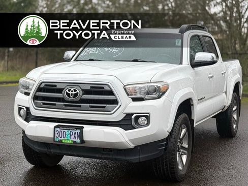 Used 2017 Toyota Tacoma Limited image 1