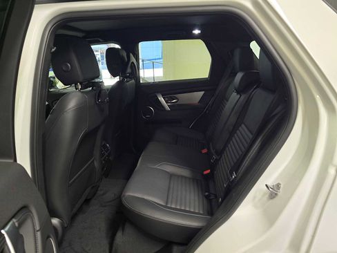 New 2025 Land Rover Discovery Sport Dynamic SE image 18