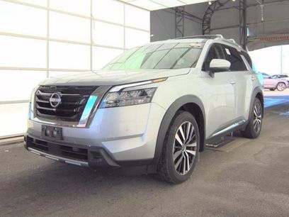 Used 2024 Nissan Pathfinder Platinum w/ Cargo Package