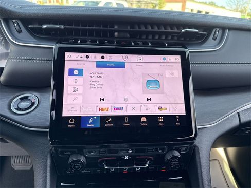 New 2025 Jeep Grand Cherokee L Limited w/ Trailer Tow Package image 24