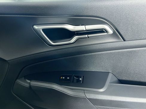 New 2026 Kia Sportage LX FWD image 33