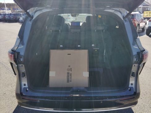 New 2026 Toyota Sienna Platinum image 12