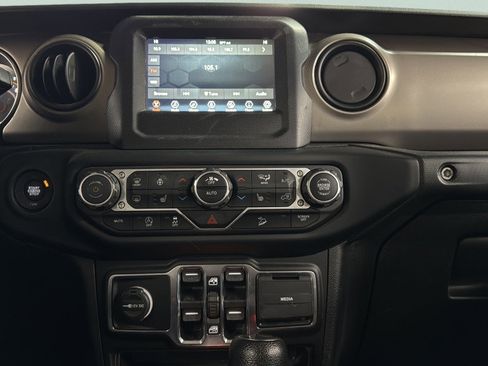 Used 2020 Jeep Wrangler Unlimited Sport S image 32