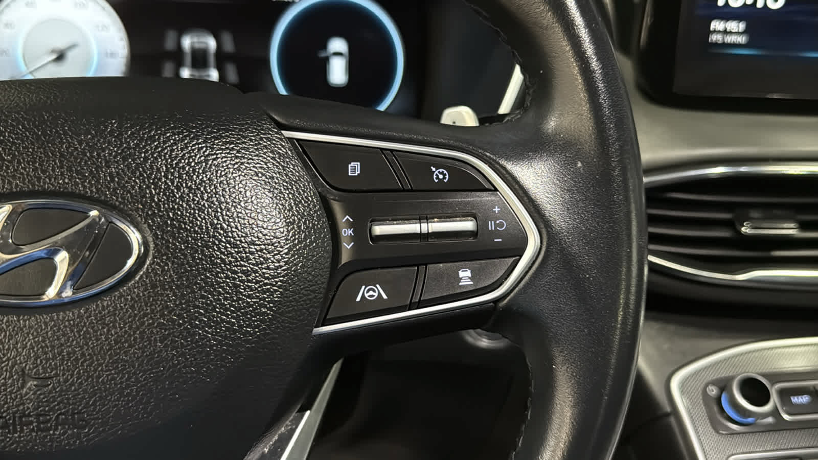 Used 2023 Hyundai Santa Fe SEL w/ Premium Package AWD/4WD image 13