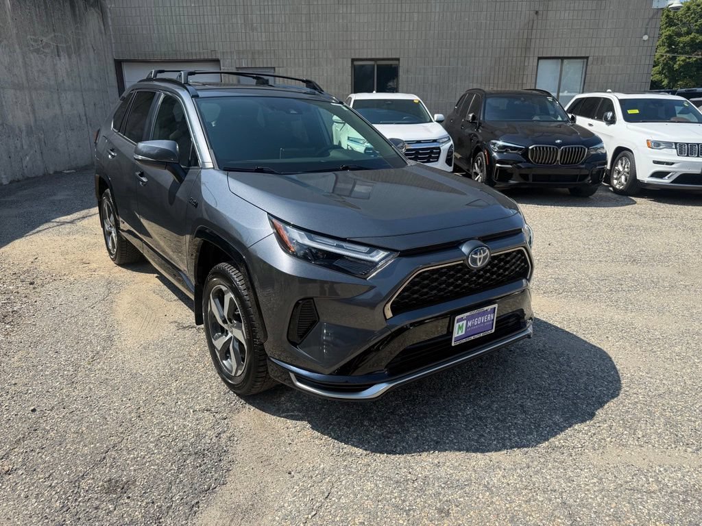 Used 2024 Toyota RAV4 SE w/ Weather & Moonroof Package AWD/4WD image 9