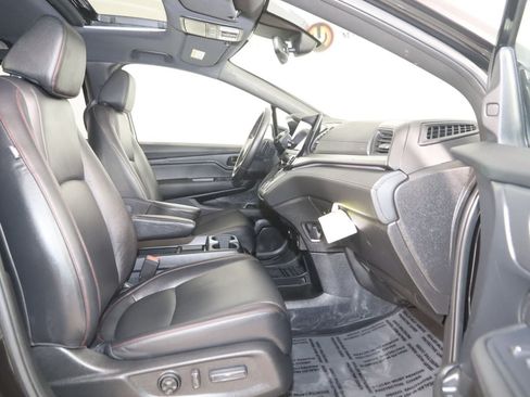 Used 2023 Honda Odyssey Sport image 12