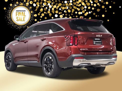 Certified 2025 Kia Sorento S image 8