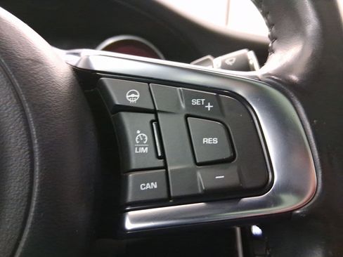 Used 2017 Jaguar XF R-Sport image 16