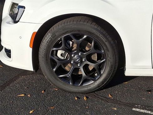 Used 2023 Chrysler 300 Touring L w/ Popular Equipment Group image 8