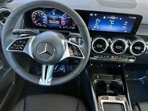 Used 2026 Mercedes-Benz GLB 250 image 24