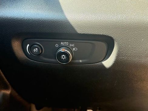 Used 2018 Chevrolet Traverse LS image 19