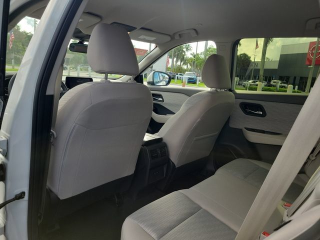 Used 2023 Nissan Rogue SV FWD image 10