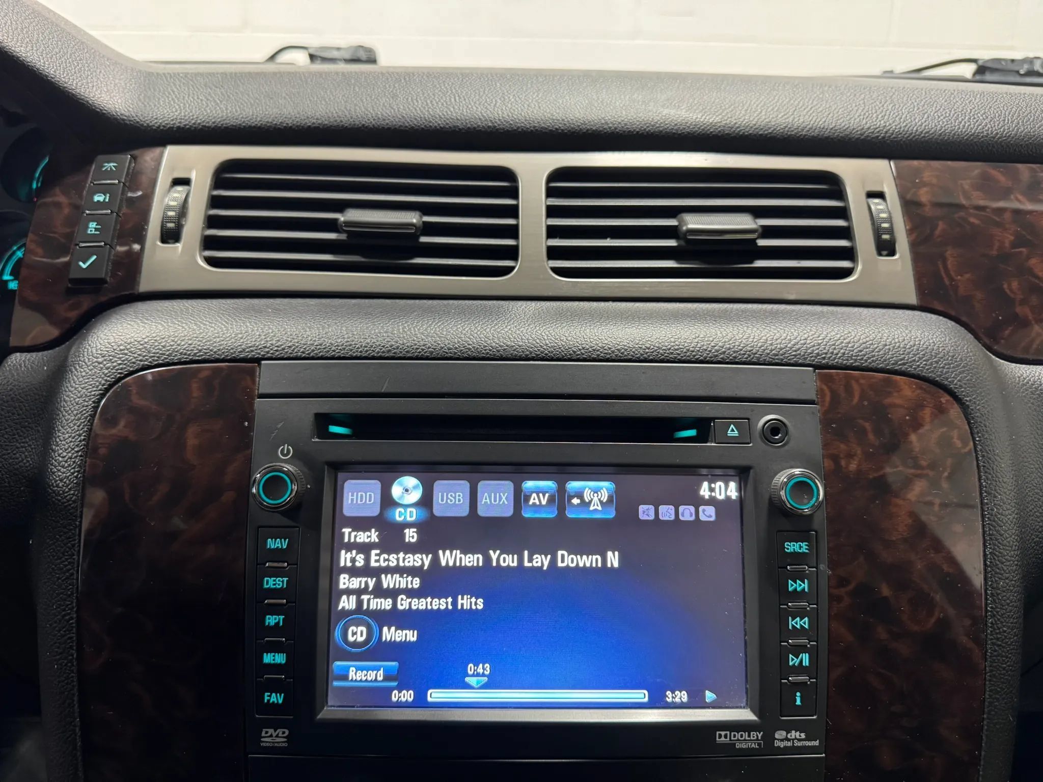 Used 2013 GMC Yukon Denali AWD/4WD image 23