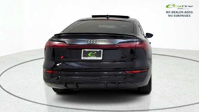 Used 2024 Audi Q8 e-tron Premium Plus w/ Premium Plus Package AWD/4WD image 8