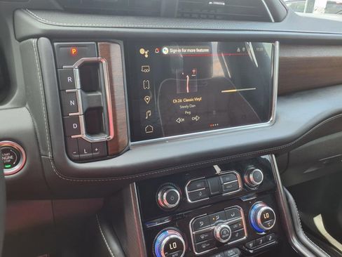 Used 2024 GMC Yukon Denali Ultimate image 31