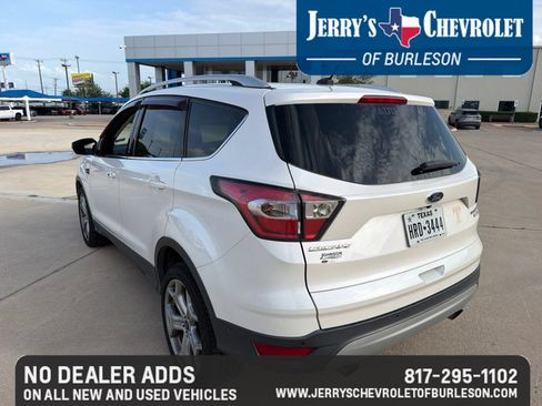 Used 2017 Ford Escape Titanium w/ Equipment Group 301A AWD/4WD image 8