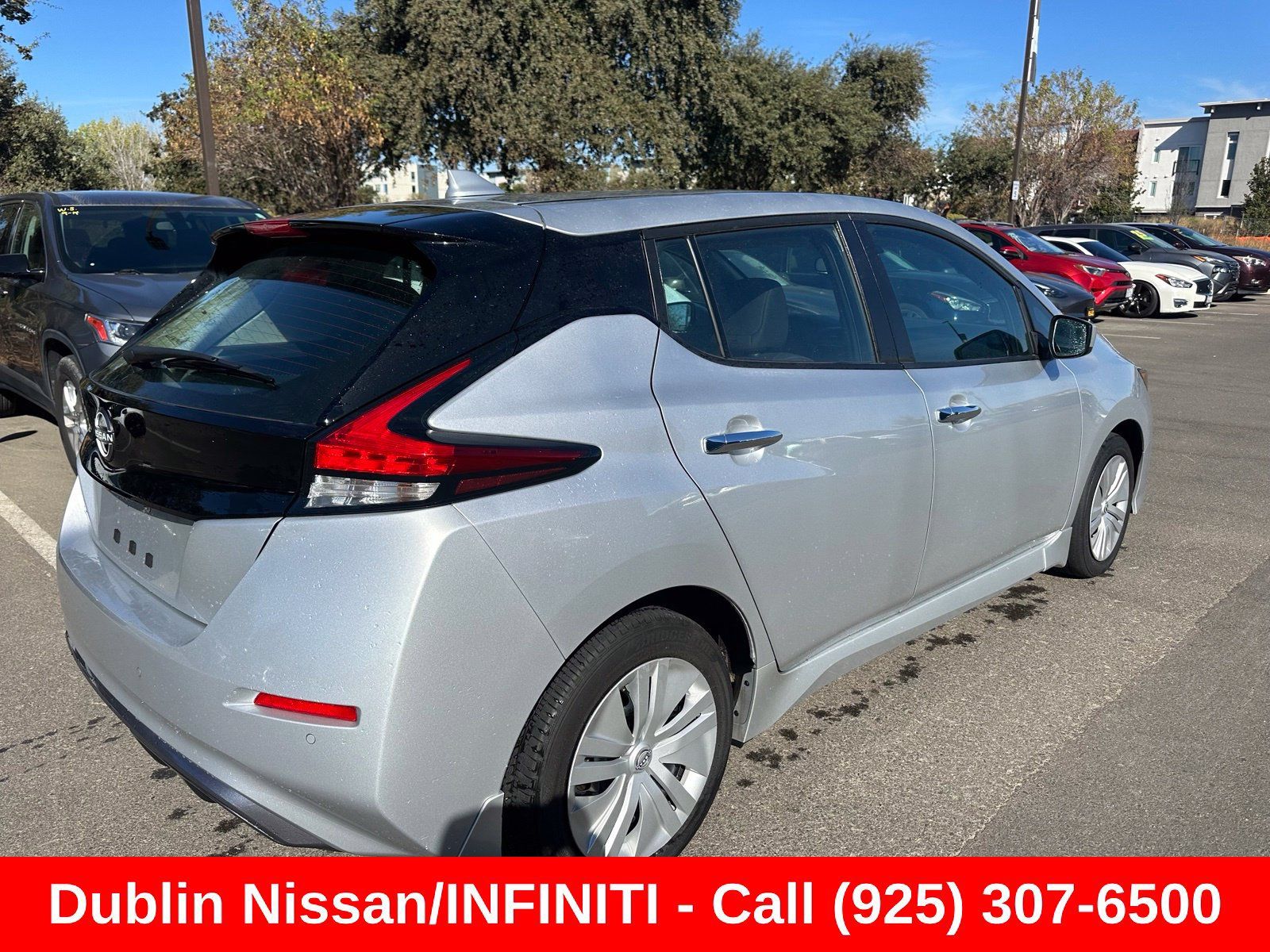 Used 2025 Nissan Leaf S FWD image 3