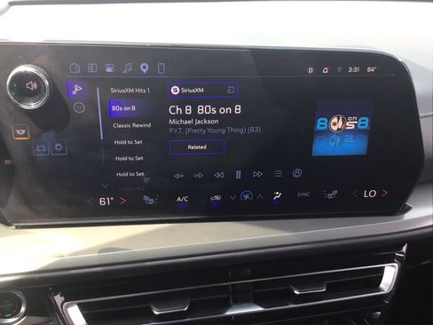 Used 2026 Chevrolet Traverse LT w/ Driver Confidence Package FWD image 23