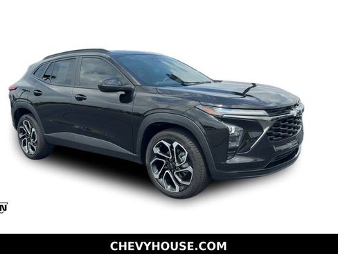 Used 2026 Chevrolet Trax RS w/ Driver Confidence Package FWD image 1