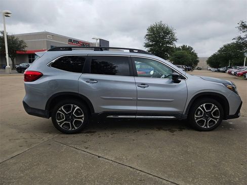 Used 2024 Subaru Ascent Limited w/ Technology Package image 7