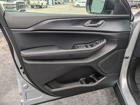 New 2025 Jeep Grand Cherokee L Laredo w/ Luxury Tech Group I image 12