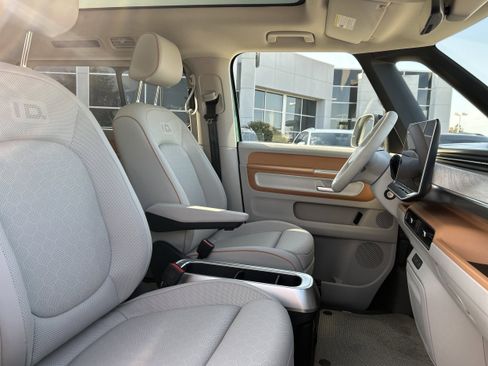 New 2025 Volkswagen ID. Buzz Pro S Plus image 8