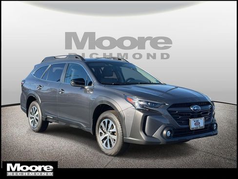 Used 2025 Subaru Outback Premium image 1