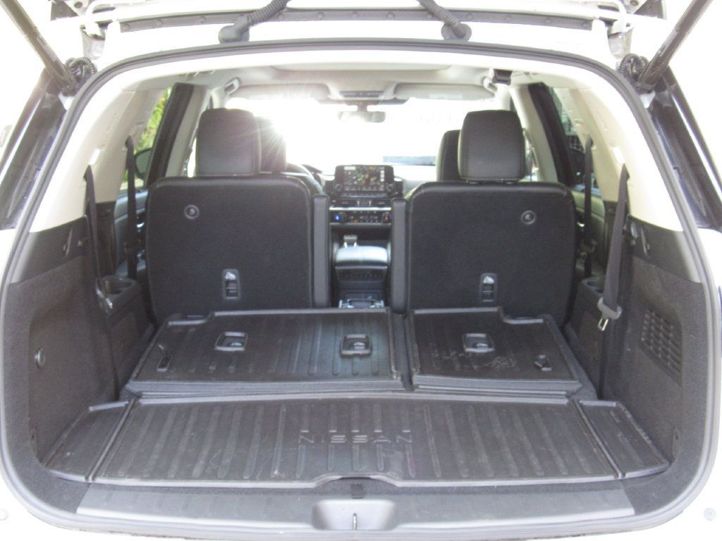 Used 2025 Nissan Pathfinder Platinum AWD/4WD image 23