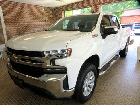 Used 2019 Chevrolet Silverado 1500 LT w/ Z71 Off-Road Package image 76