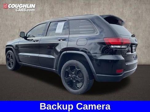 Used 2019 Jeep Grand Cherokee Laredo image 3