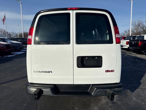 Used 2024 GMC Savana 2500 w/ Driver Convenience Package image 8