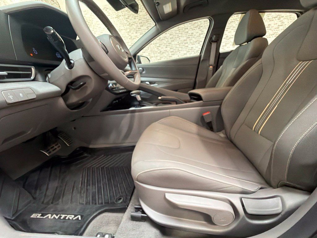 Used 2026 Hyundai Elantra Sport FWD image 23