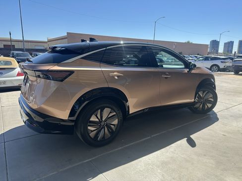 Used 2023 Nissan Ariya FWD image 3