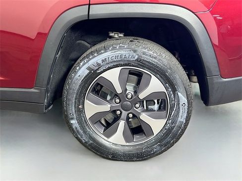 Used 2022 Jeep Grand Cherokee Limited 4xe image 27