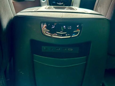 Used 2019 Cadillac Escalade Premium Luxury w/ Escalade Sport Edition AWD/4WD image 47