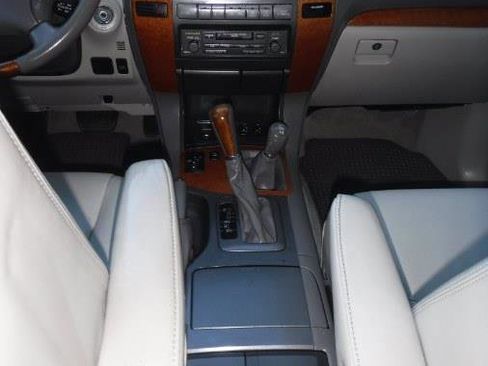 Used 2004 Lexus GX 470 image 7