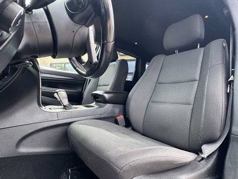 Used 2019 Jeep Grand Cherokee Laredo AWD/4WD image 21