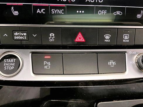 Used 2021 Audi Q7 2.0T Premium Plus w/ Premium Plus Package image 32