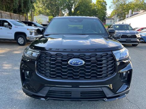 Used 2025 Ford Explorer ST-Line w/ ST-Line Street Pack AWD/4WD image 2