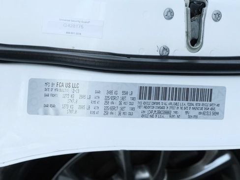 Used 2019 Jeep Cherokee Latitude Plus w/ Comfort/Convenience Group AWD/4WD image 55