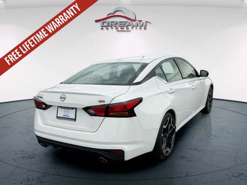 Used 2024 Nissan Altima 2.5 SR FWD image 12