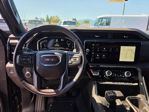 Used 2023 GMC Sierra 1500 AT4 w/ Technology Package AWD/4WD image 12