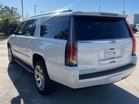 Used 2019 Cadillac Escalade ESV Luxury image 6