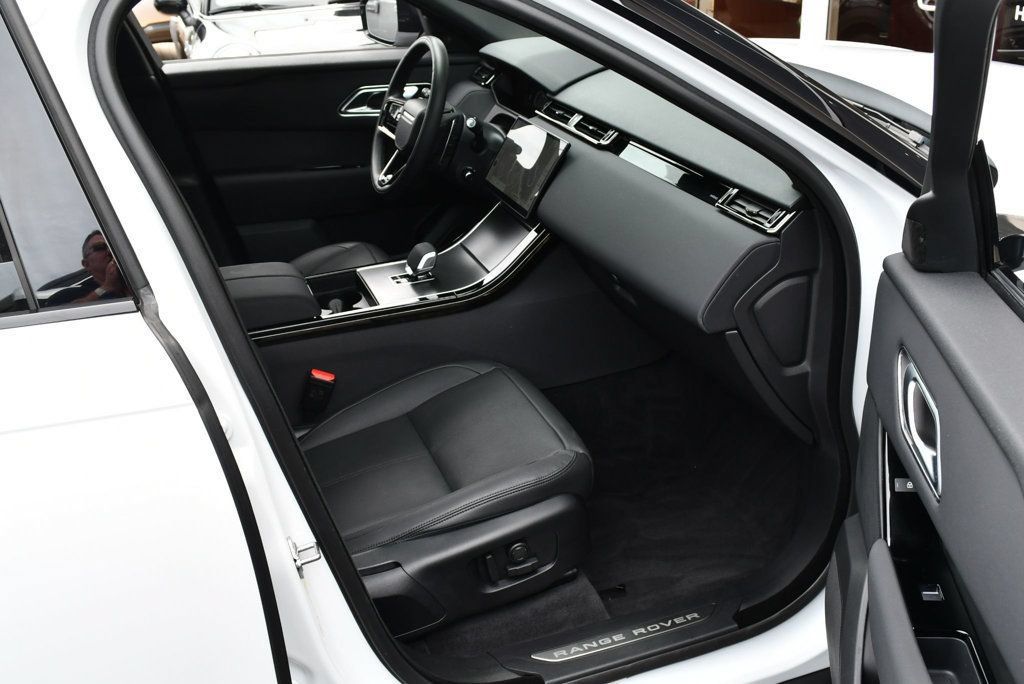 Used 2025 Land Rover Range Rover Velar Dynamic SE AWD/4WD image 21