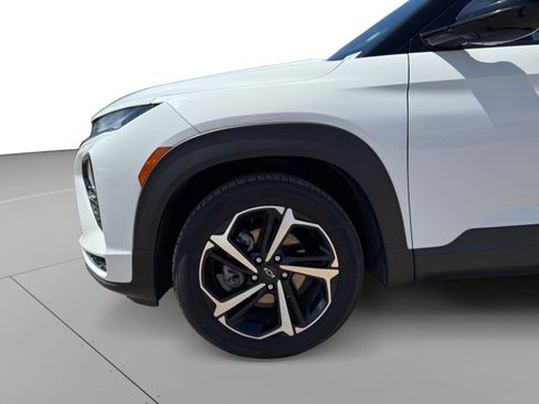 Used 2021 Chevrolet TrailBlazer RS w/ Sun and Liftgate Package FWD image 9