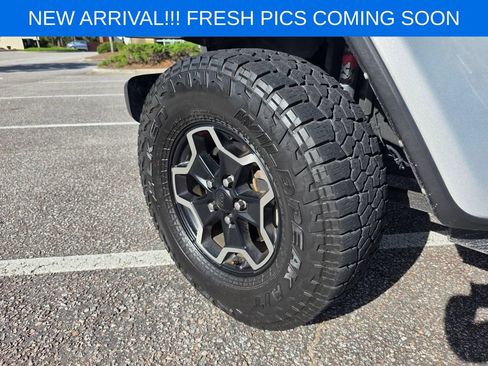 Used 2022 Jeep Gladiator Rubicon w/ Cold Weather Group AWD/4WD image 8