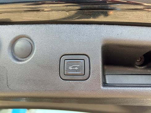 Used 2024 Chevrolet Equinox LT image 9