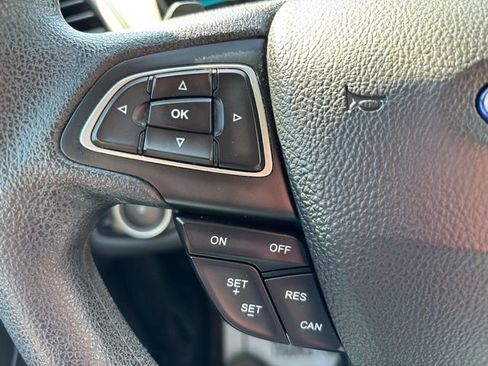 Used 2017 Ford Escape SE w/ Equipment Group 201A AWD/4WD image 18